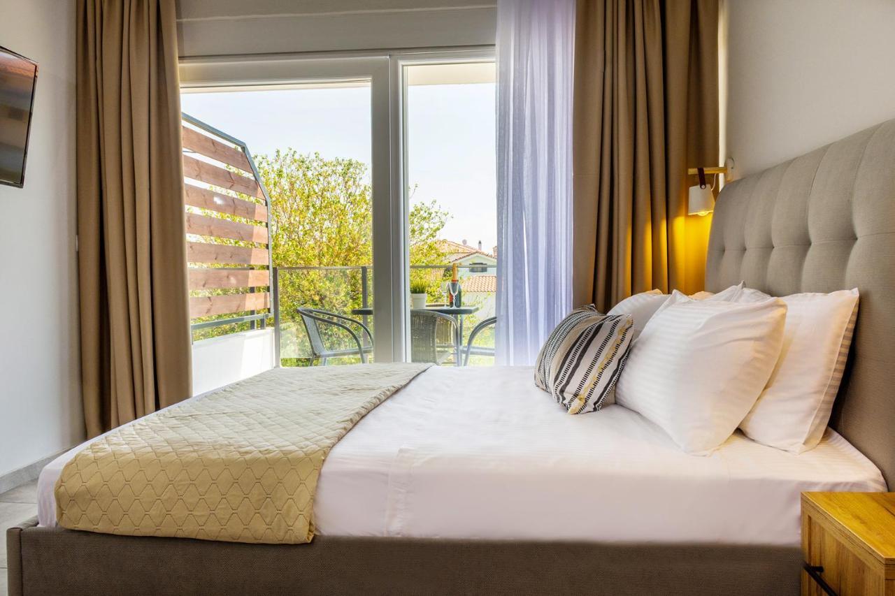 Sithon Diamond Suites Никити Екстериор снимка