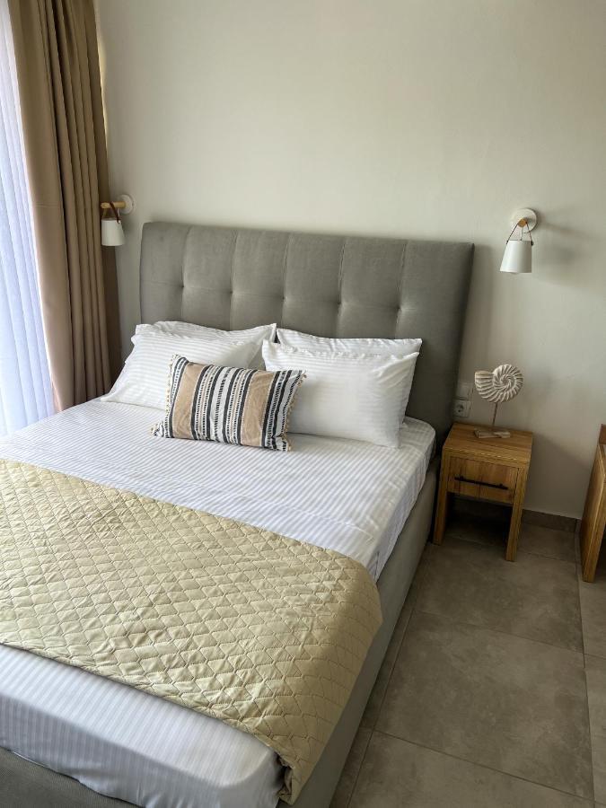 Sithon Diamond Suites Никити Екстериор снимка