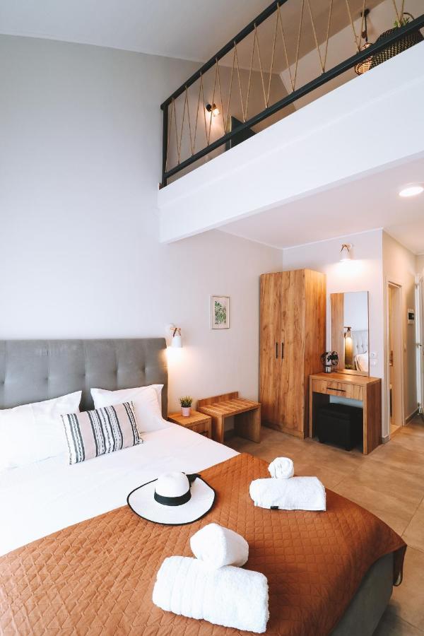 Sithon Diamond Suites Никити Екстериор снимка