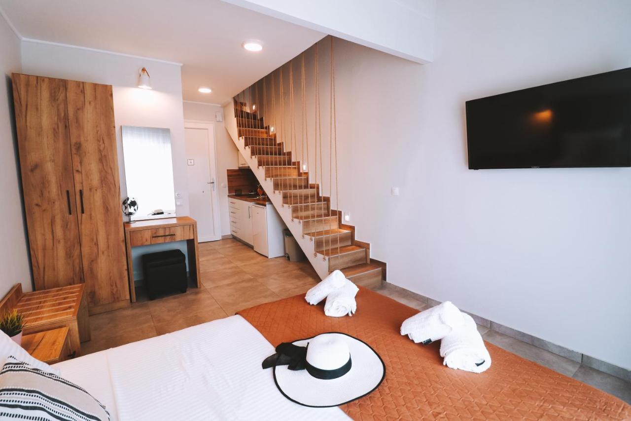 Sithon Diamond Suites Никити Екстериор снимка