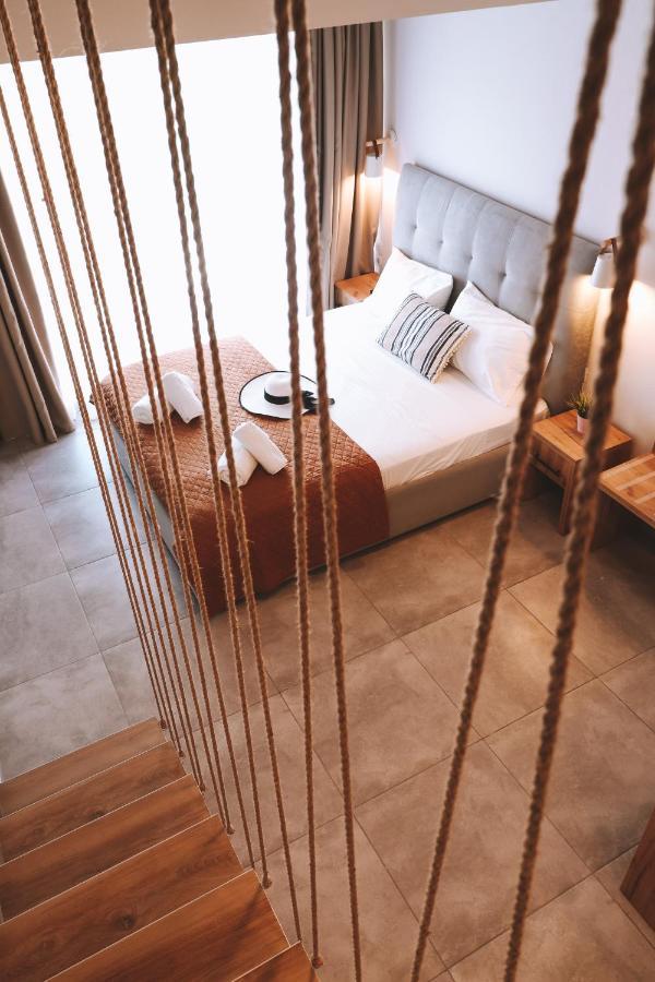 Sithon Diamond Suites Никити Екстериор снимка